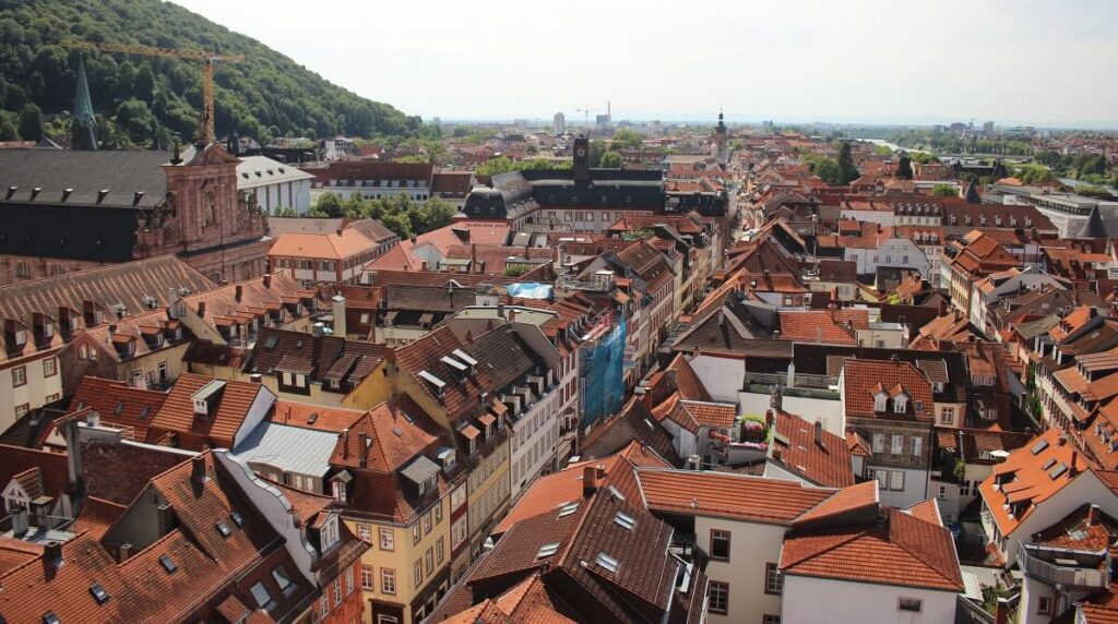 Blick auf die Heidelberger Altstadt von der Heiliggeistkirche
