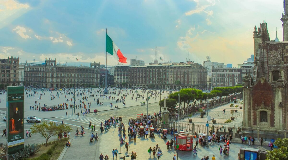 Der Hauptplatz in Mexiko-City, wo die Azteken einst ihren riesigen Pyramidentempel errichteten