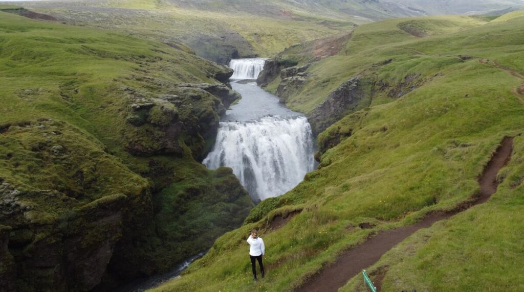 Wasserfall-Hopping in unserem Island Urlaub